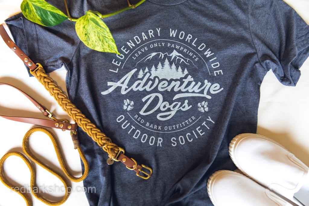 Adventure dogs tshirt unisex with Squamish mountains